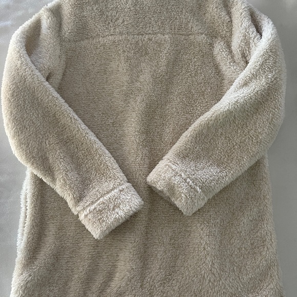 Size S soft surrounding Sherpa pullover sweater

#8 - Picture 5 of 5